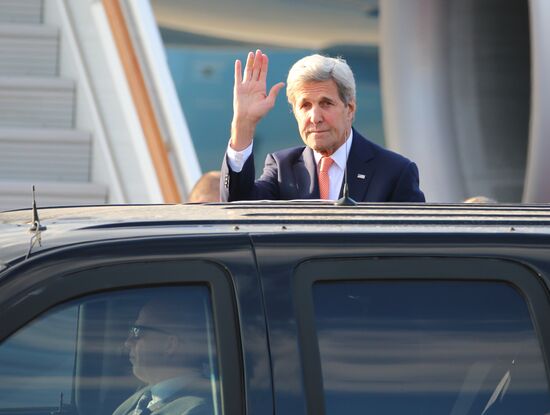 US Secretary of State John Kerry arrives in Moscow