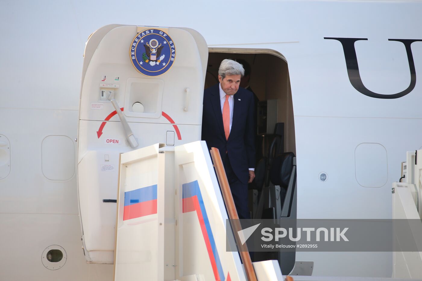 US Secretary of State John Kerry arrives in Moscow