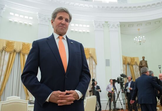 President Putin meets with US Secretary of State John Kerry