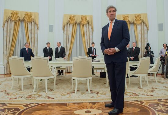 President Putin meets with US Secretary of State John Kerry