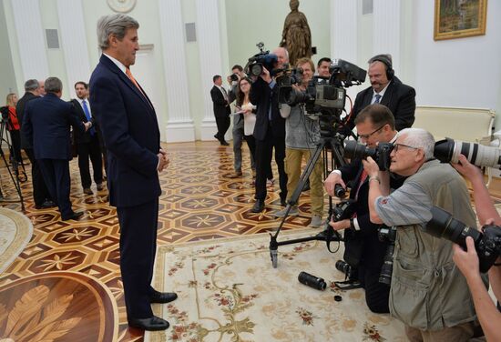 President Putin meets with US Secretary of State John Kerry