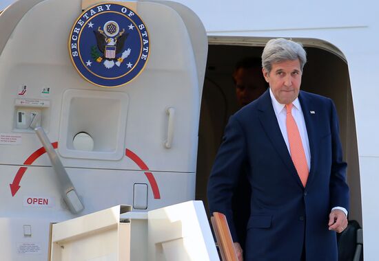 US Secretary of State John Kerry arrives in Moscow