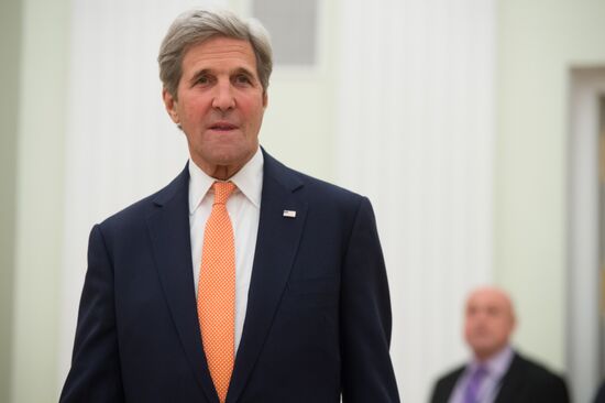 Vladimir Putin meets with US Secretary of State John Kerry
