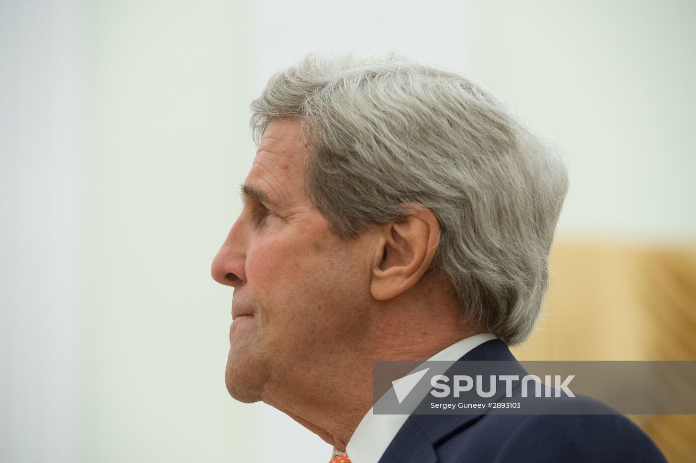 Vladimir Putin meets with US Secretary of State John Kerry