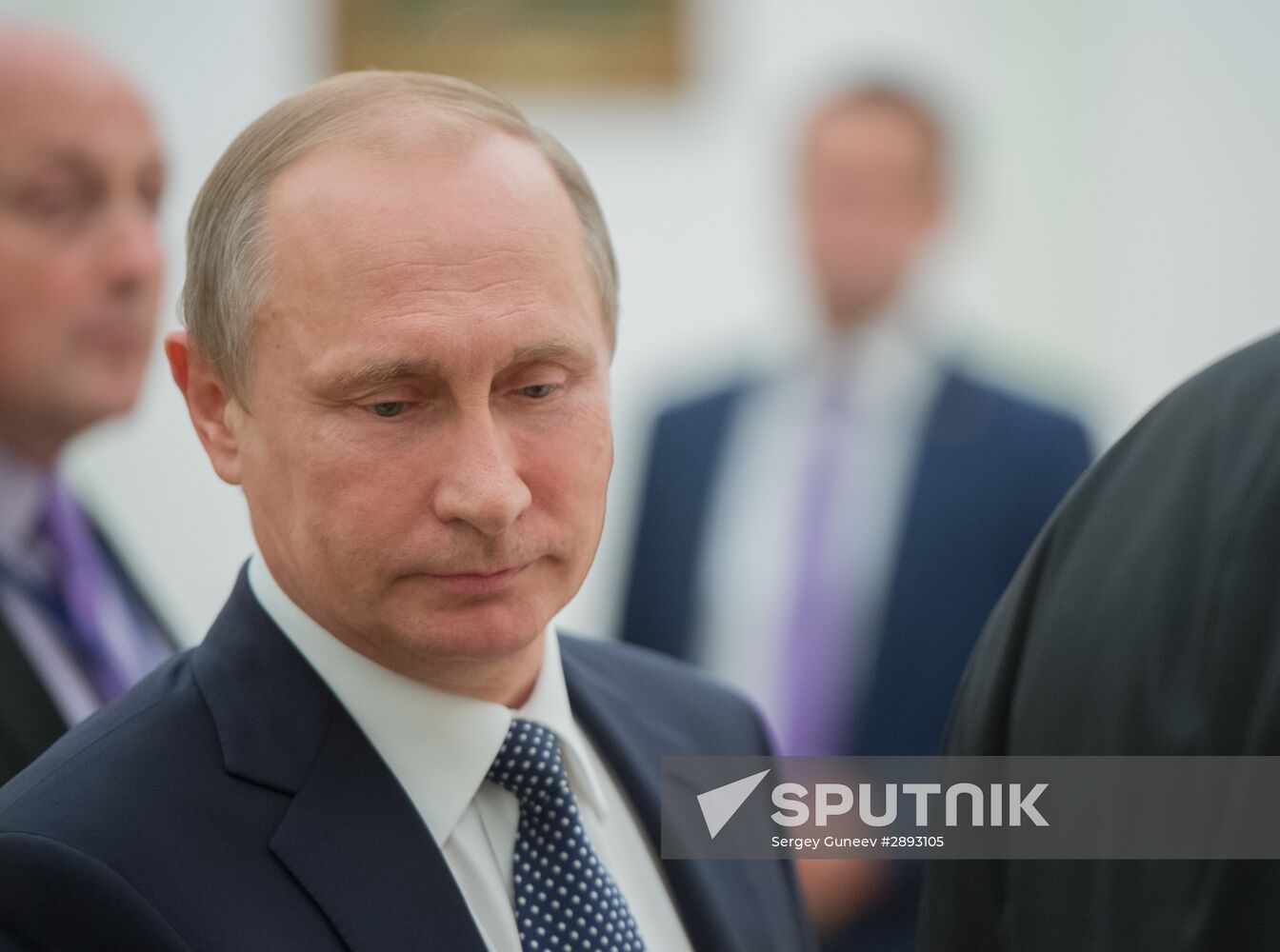 Vladimir Putin meets with US Secretary of State John Kerry