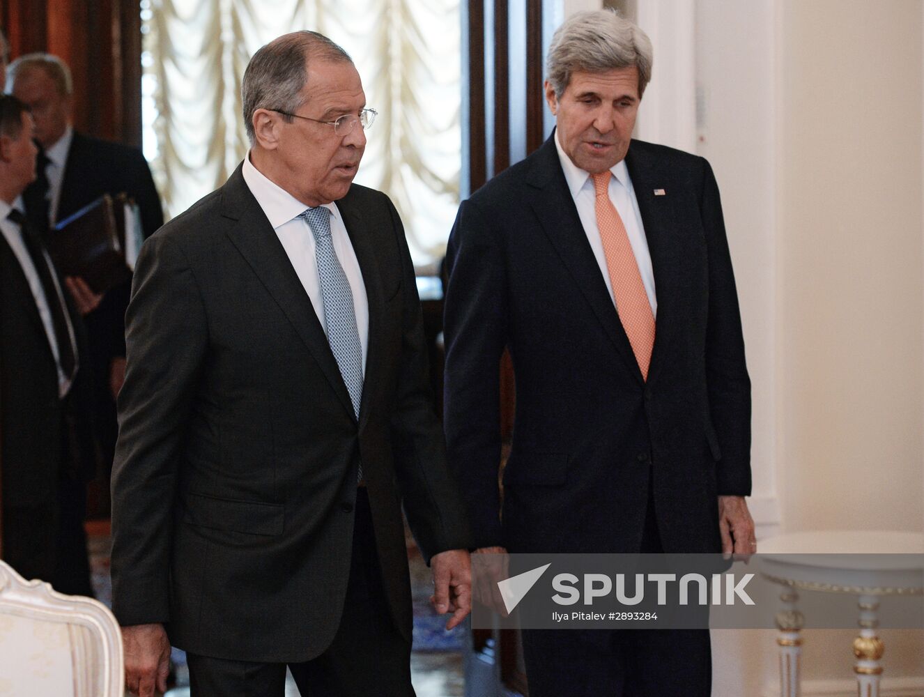 Foreign Minister Sergei Lavrov meets with US Secretary of State John Kerry
