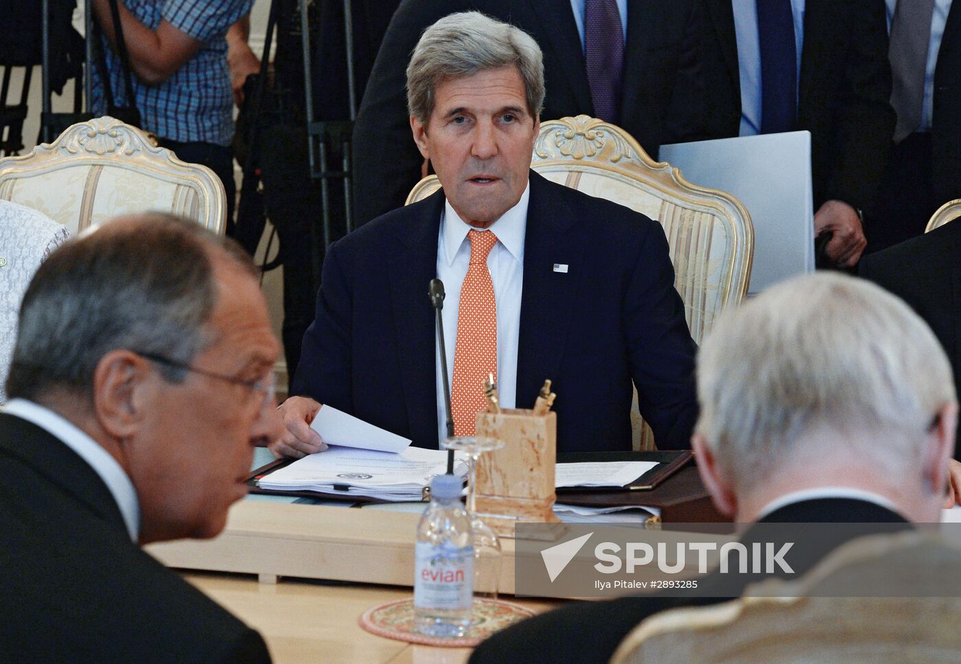 Foreign Minister Sergei Lavrov meets with US Secretary of State John Kerry
