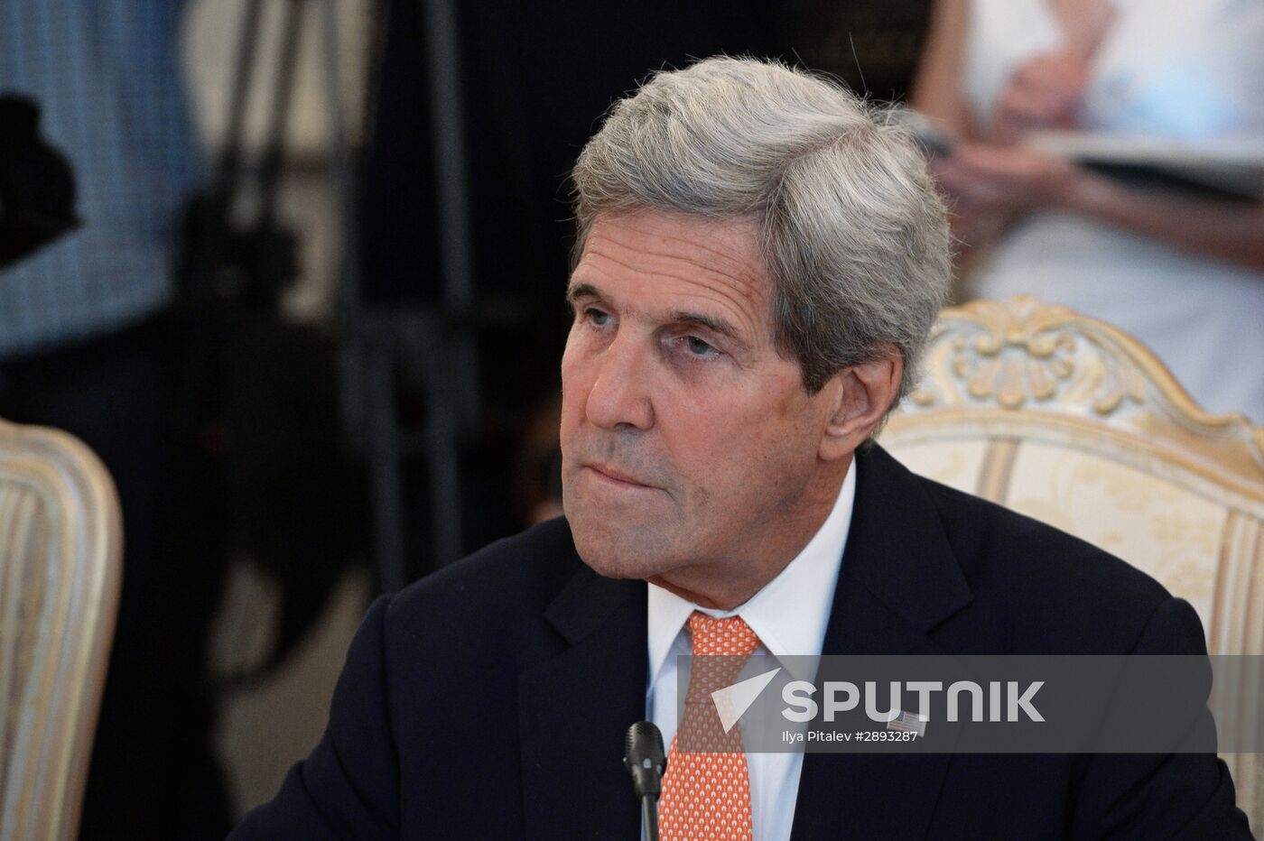 Foreign Minister Sergei Lavrov meets with US Secretary of State John Kerry