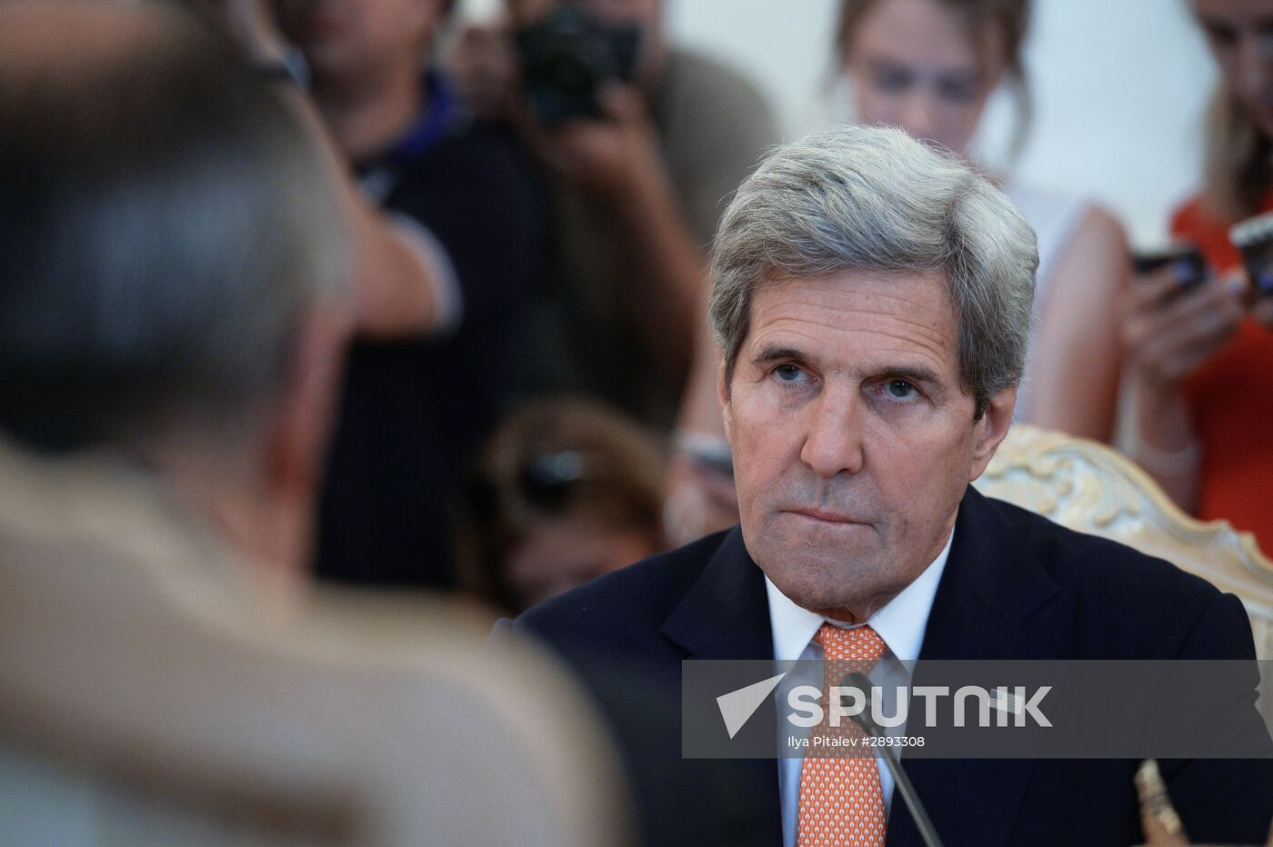 Foreign Minister Sergei Lavrov meets with US Secretary of State John Kerry