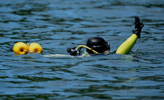 Far Eastern Customs Service holds drill on SWAT liberating hijacked vessel