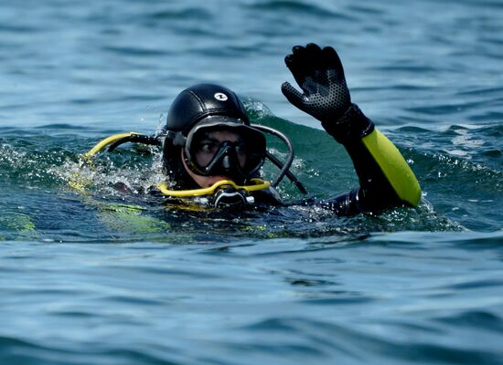 Far Eastern Customs Service holds drill on SWAT liberating hijacked vessel