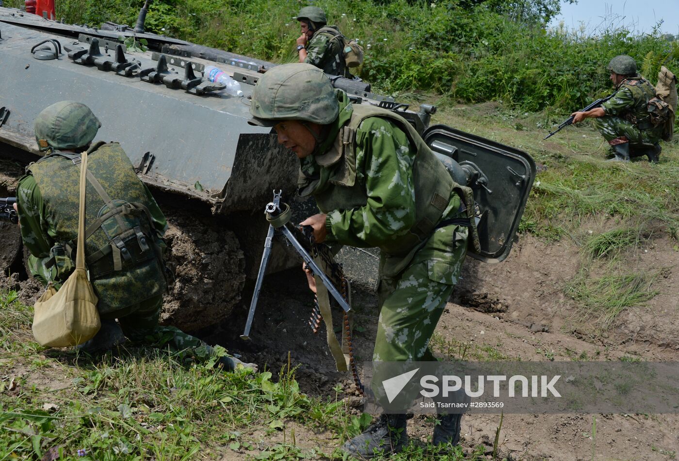 Southern Military District's mountain motorized infantry brigade holds drill at Alpiysky base