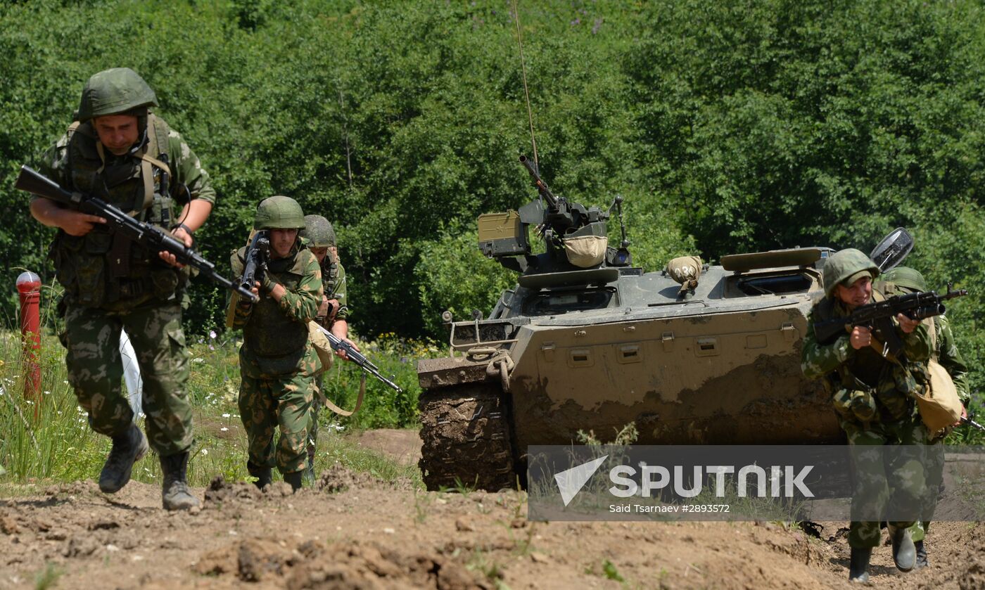 Southern Military District's mountain motorized infantry brigade holds drill at Alpiysky base