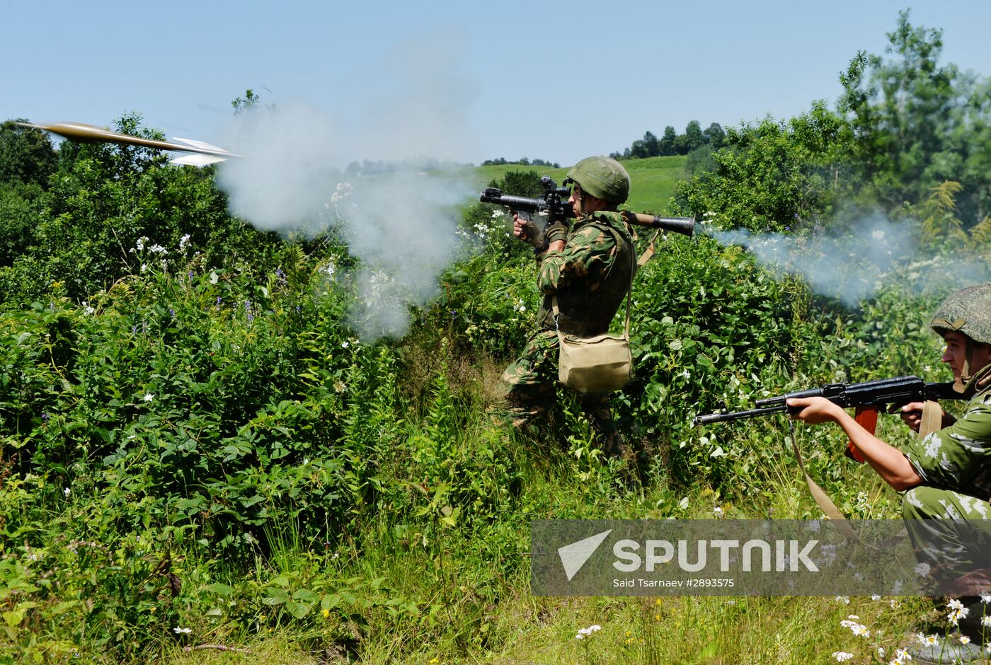 Southern Military District's mountain motorized infantry brigade holds drill at Alpiysky base