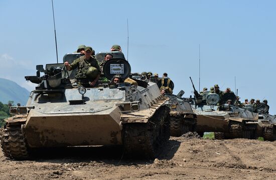 Southern Military District's mountain motorized infantry brigade holds drill at Alpiysky base