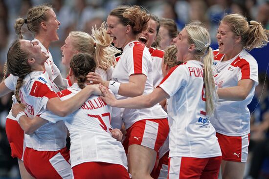 IHF Women's Junior (U20) World Championship. Final