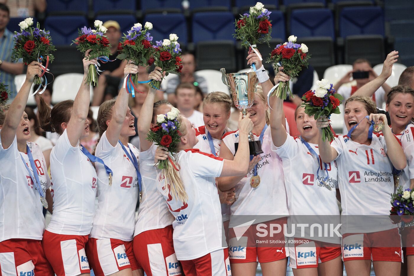IHF Women's Junior (U20) World Championship. Final