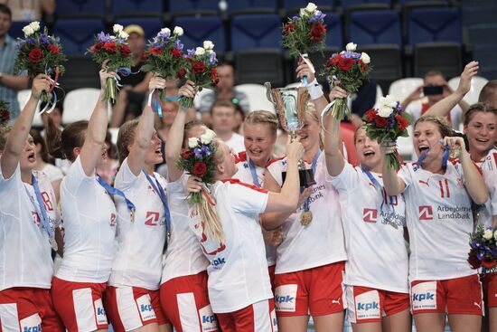 IHF Women's Junior (U20) World Championship. Final