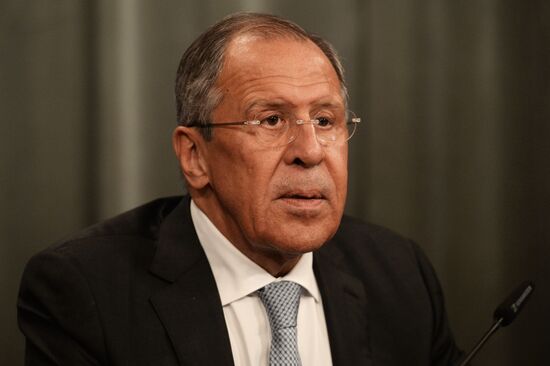 Russian Foreign Minister Sergei Lavrov meets with US Secretary of State John Kerry