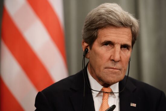 Russian Foreign Minister Sergei Lavrov meets with US Secretary of State John Kerry