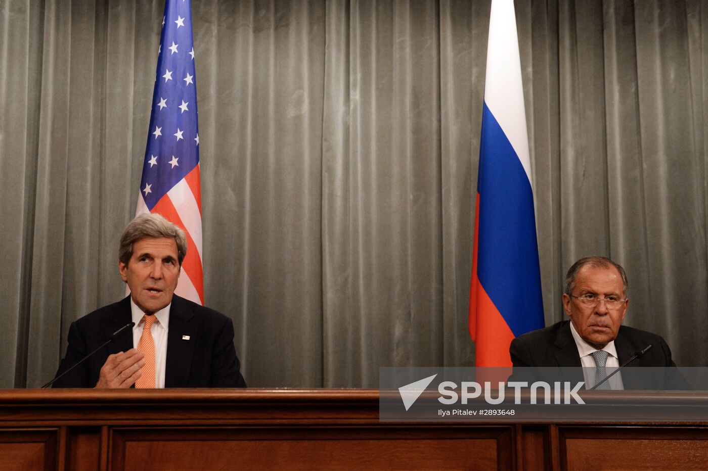 Russian Foreign Minister Sergei Lavrov meets with US Secretary of State John Kerry