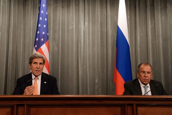 Russian Foreign Minister Sergei Lavrov meets with US Secretary of State John Kerry