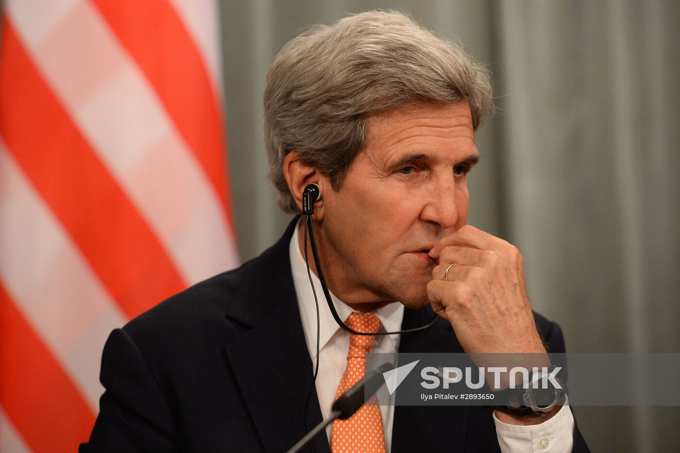 Russian Foreign Minister Sergei Lavrov meets with US Secretary of State John Kerry