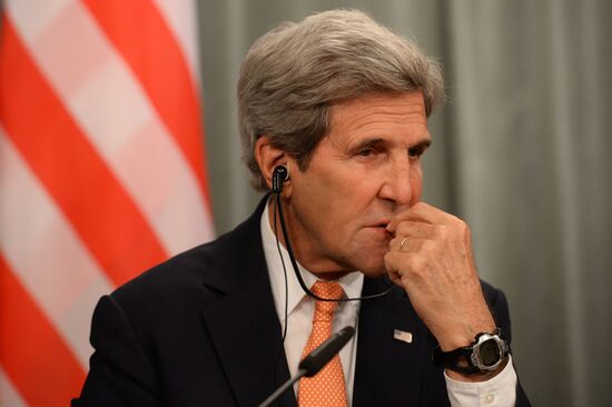 Russian Foreign Minister Sergei Lavrov meets with US Secretary of State John Kerry