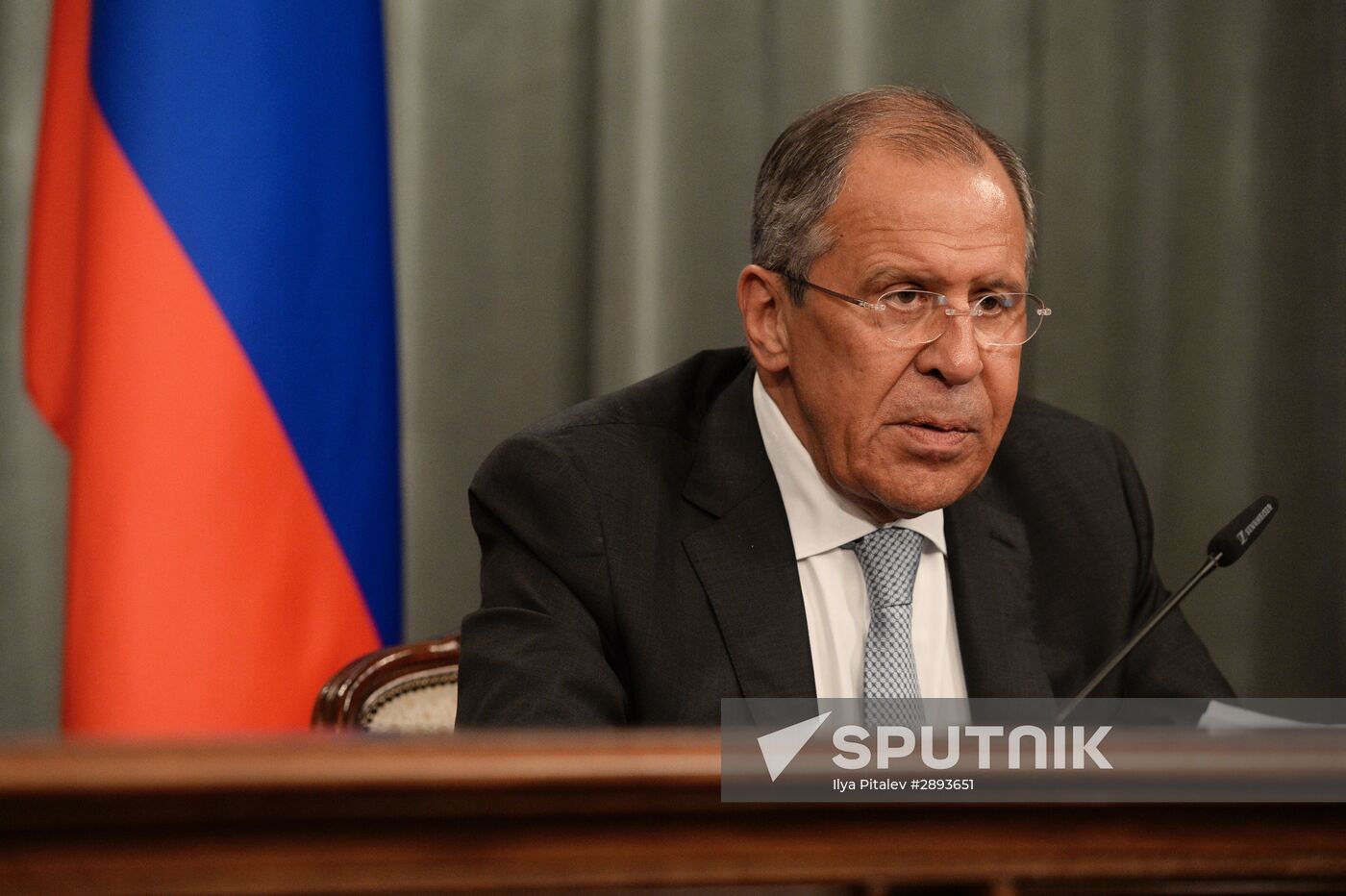 Russian Foreign Minister Sergei Lavrov meets with US Secretary of State John Kerry