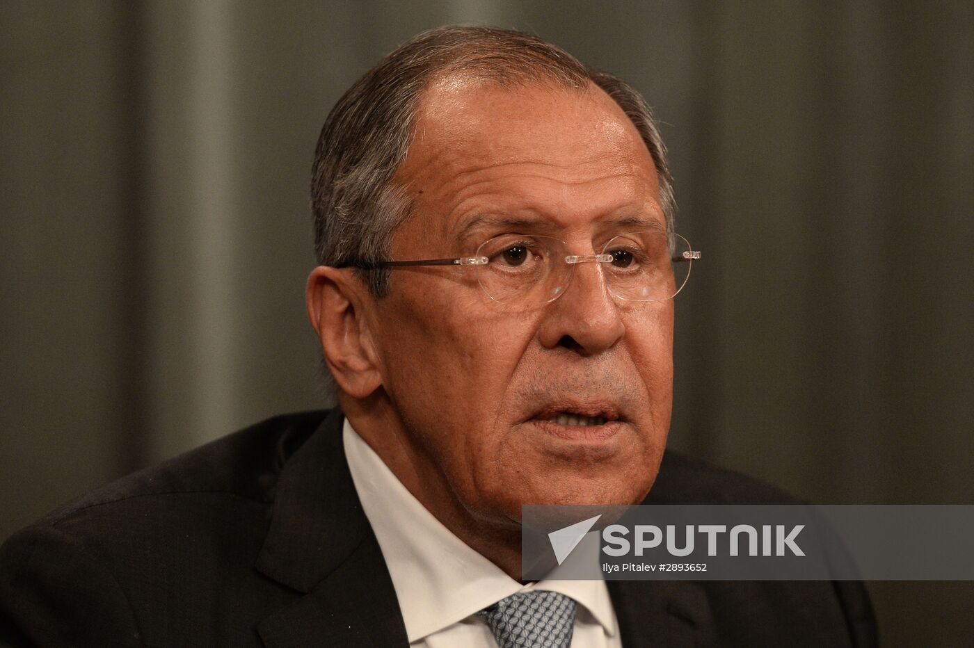Russian Foreign Minister Sergei Lavrov meets with US Secretary of State John Kerry