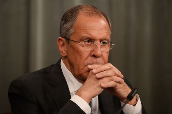 Russian Foreign Minister Sergei Lavrov meets with US Secretary of State John Kerry