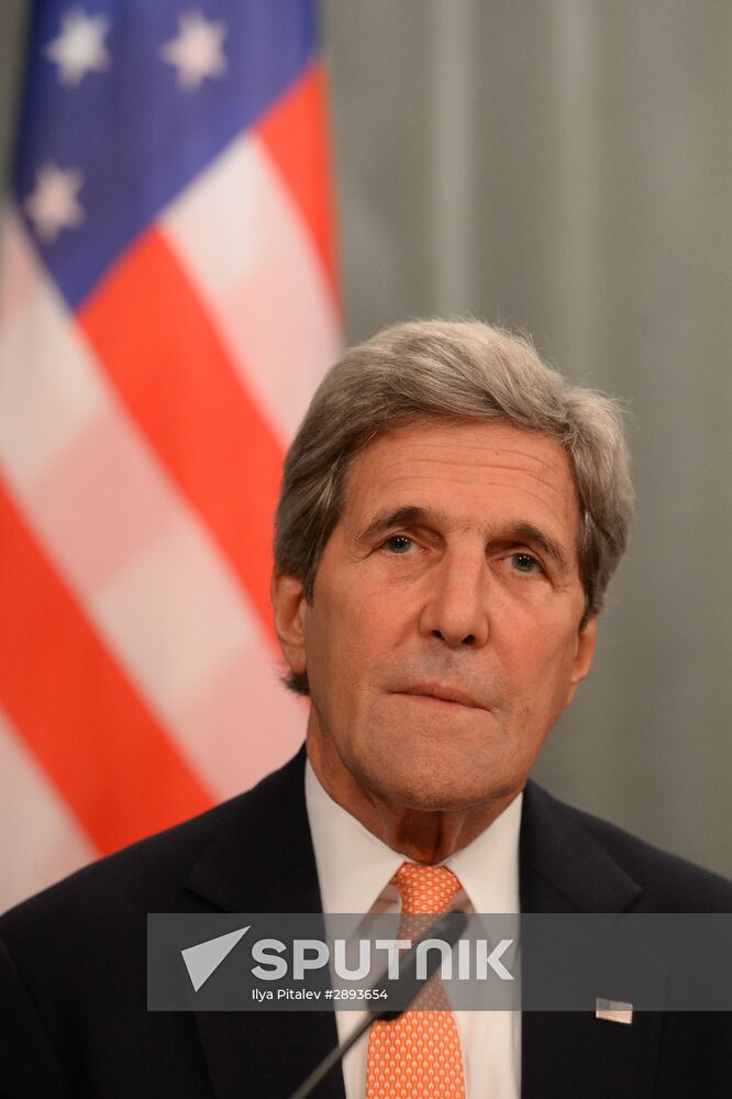 Russian Foreign Minister Sergei Lavrov meets with US Secretary of State John Kerry