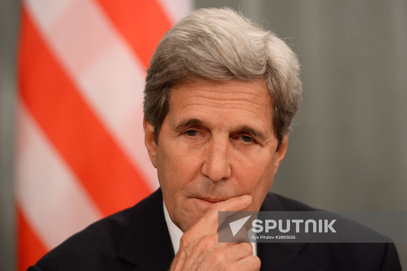 Russian Foreign Minister Sergei Lavrov meets with US Secretary of State John Kerry