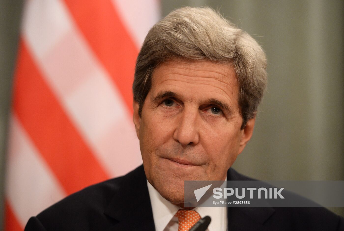 Russian Foreign Minister Sergei Lavrov meets with US Secretary of State John Kerry