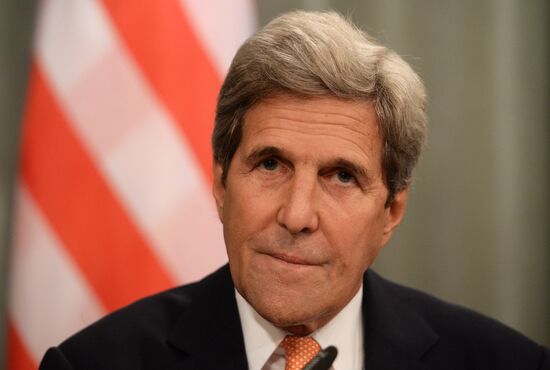 Russian Foreign Minister Sergei Lavrov meets with US Secretary of State John Kerry