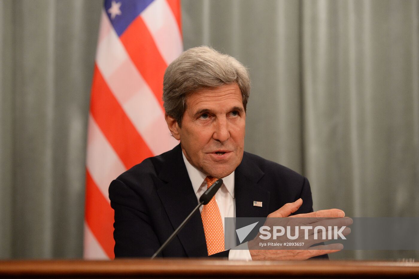 Russian Foreign Minister Sergei Lavrov meets with US Secretary of State John Kerry