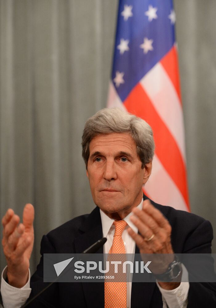 Russian Foreign Minister Sergei Lavrov meets with US Secretary of State John Kerry