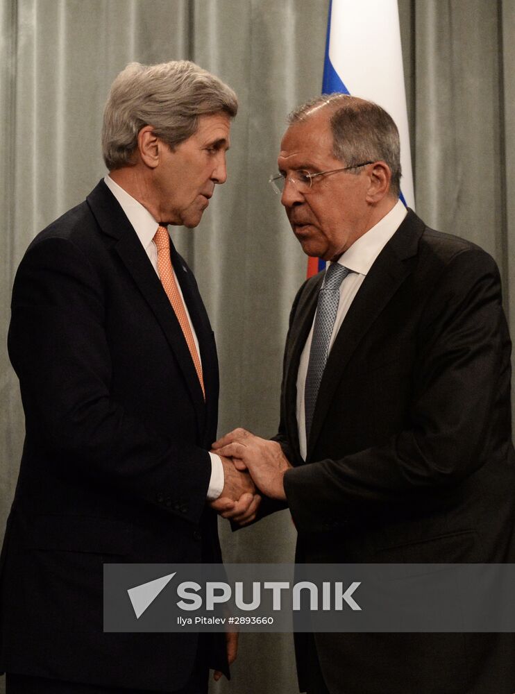 Foreign Minister Sergei Lavrov meets with US Secretary of State John Kerry