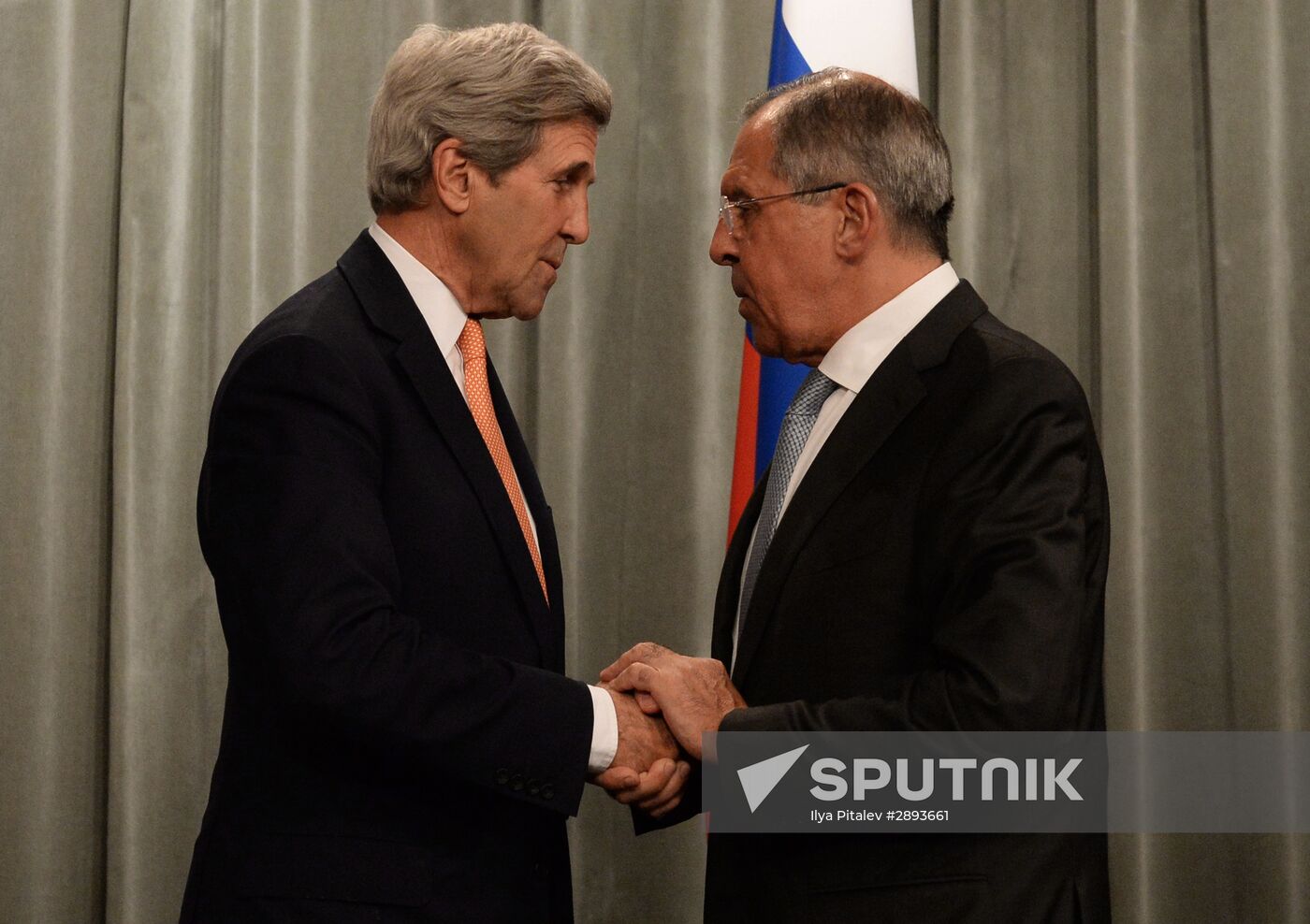 Foreign Minister Sergei Lavrov meets with US Secretary of State John Kerry