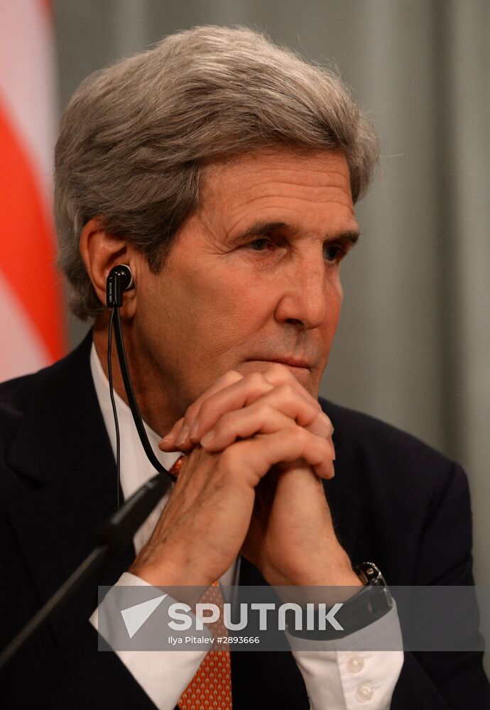 Foreign Minister Sergei Lavrov meets with US Secretary of State John Kerry