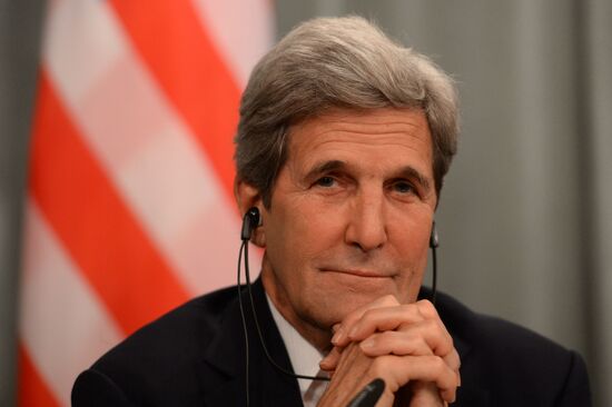 Foreign Minister Sergei Lavrov meets with US Secretary of State John Kerry