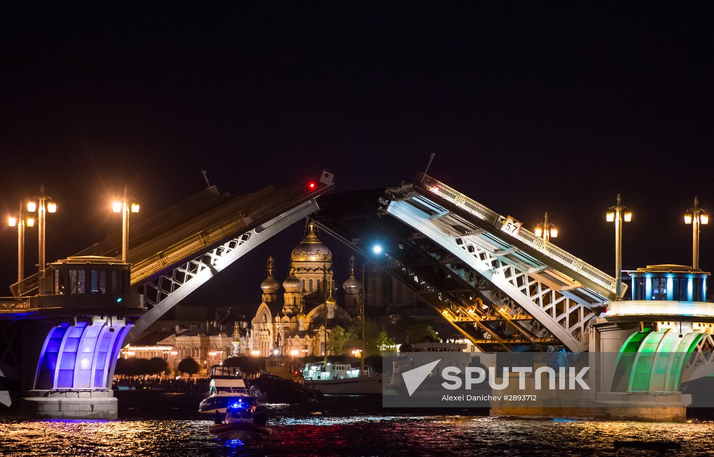 Cruiser Aurora towed to permanent mooring at Petrogradskaya Embankment