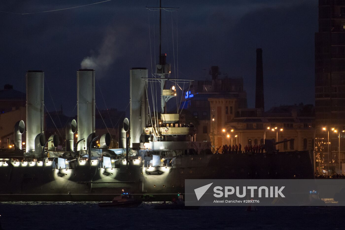 Cruiser Aurora towed to permanent mooring at Petrovskaya Embankment