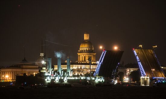 Cruiser Aurora towed to permanent mooring at Petrovskaya Embankment