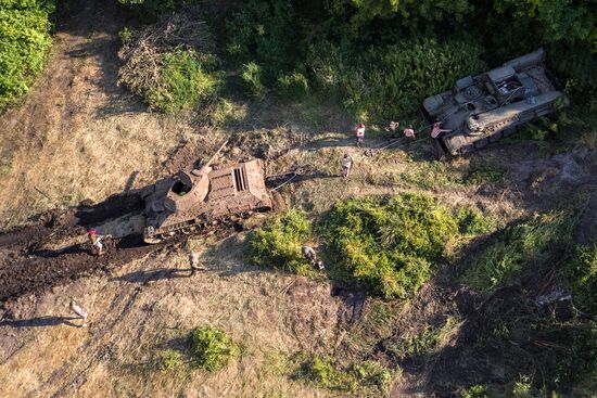 Lifting of a drowned WWII tank