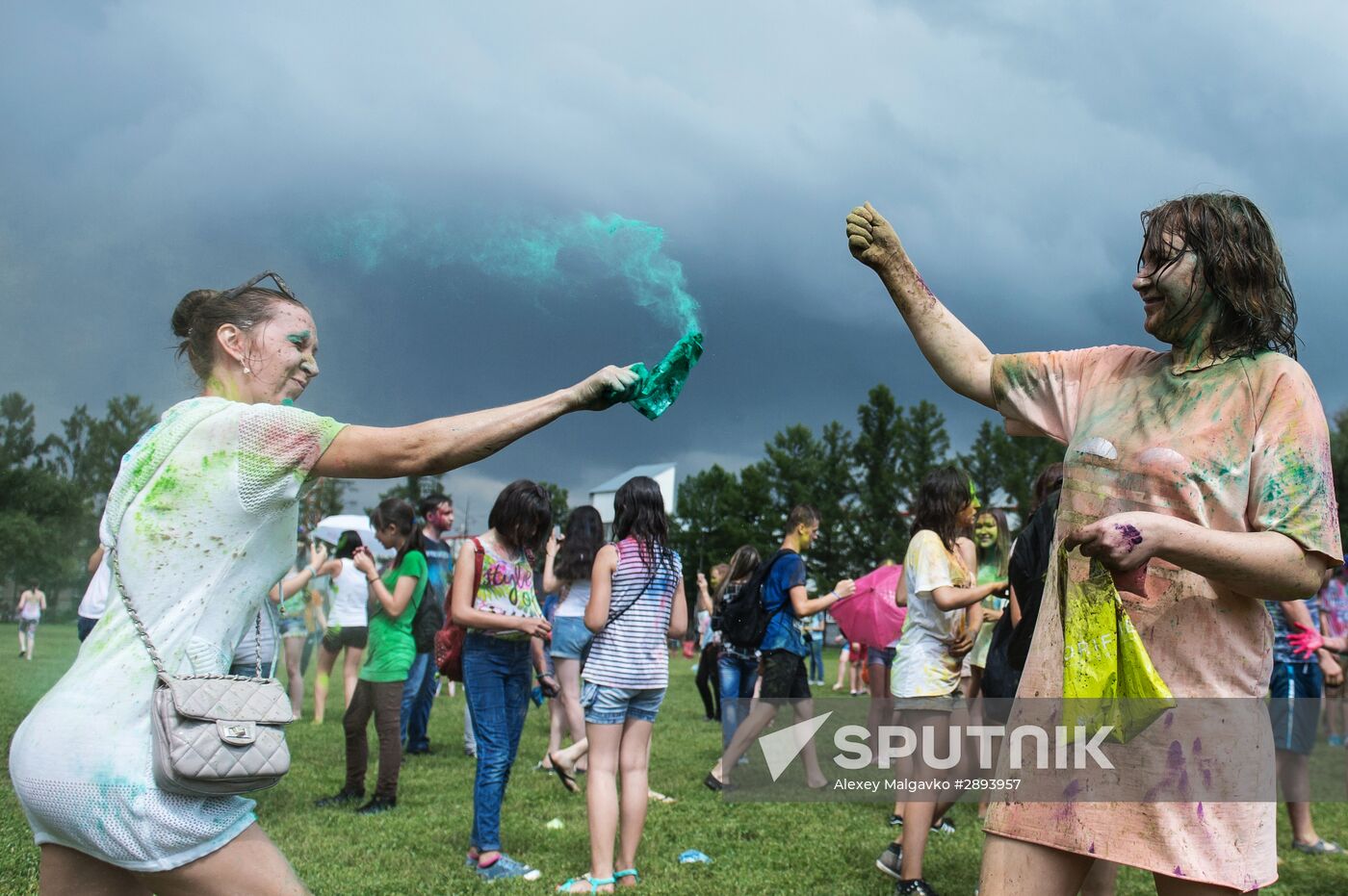 National Holi festival of colors in Omsk