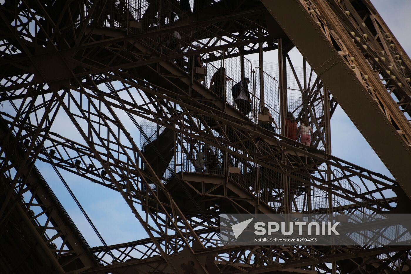 Cities of the world. Paris