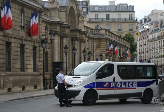 Cities of the world. Paris