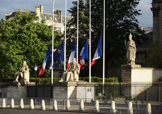 Cities of the world. Paris