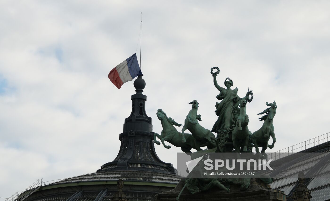 Cities of the world. Paris